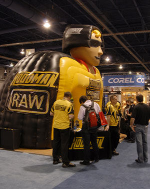 Hoodman booth PMA 07_01